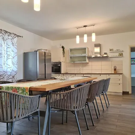 Ferienvilla Stella Mit Balkon In Cvitani Holiday home Fabci