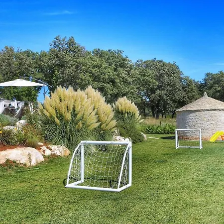 Holiday home Ferienvilla Stella Mit Balkon In Cvitani Fabci