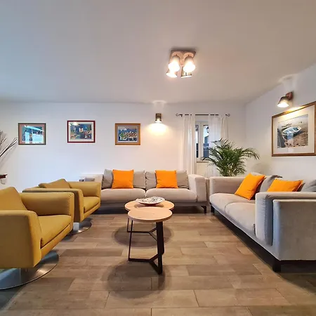 Ferienvilla Stella Mit Balkon In Cvitani Holiday home