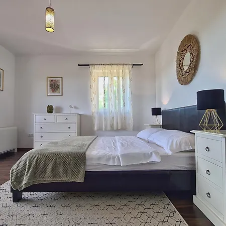 Ferienvilla Stella Mit Balkon In Cvitani Holiday home Fabci