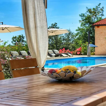 Dom wakacyjny Ferienvilla Stella Mit Balkon In Cvitani Fabci