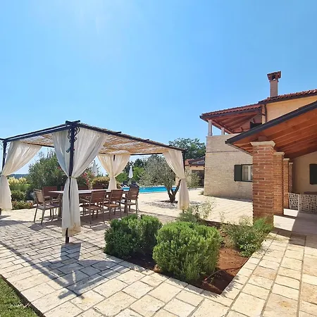 Ferienvilla Stella Mit Balkon In Cvitani