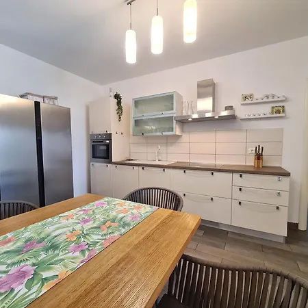 Ferienvilla Stella Mit Balkon In Cvitani * Fabci