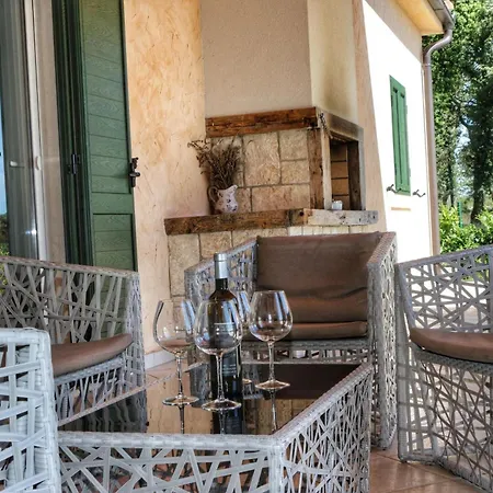 Semesterbostad Ferienvilla Stella Mit Balkon In Cvitani *